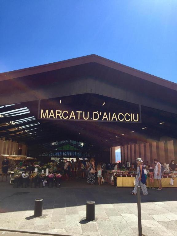 Ajaccio Centre Vieille Ville Imperiale Tt Confort Ttes Commodites 3 A 4 Pers Cathedrale A 300M Mer Port Marche Local Plages Exterior foto